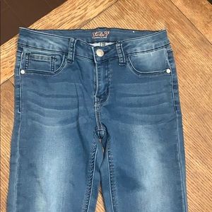 Distressed skinny jeans